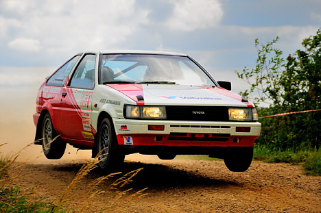Blandt lokale kørere med muligheder for at hjemføre en klassesejr er odenseaneren Martin Andersen, der stiller op sammen med Dan Johannsen, Vejen, i Toyota Corolla GT Coupe.